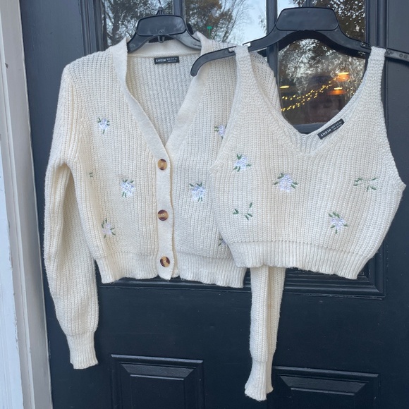 SHEIN White and Floral Sweater and Crop Top Set Size Medium - Picture 3 of 3